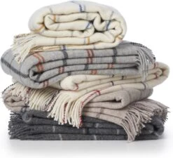 Klippan Yllefabrik Klippan Tartan - Wollen Plaid - Licht Grijs - 100% Wol - Eco Wol - Geruit Plaid - 130x200cm -Klippan 1200x1095