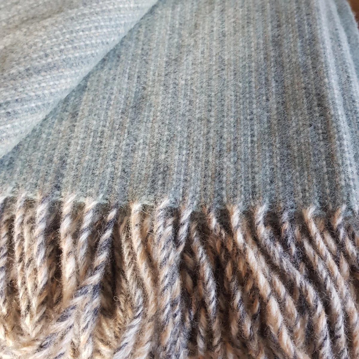 Klippan Björk - Plaid - Deken - Lead Grey - 100% Eco Wol - Loodgrijs Bjork 200x130cm 4 Klippan Björk - Plaid - Deken - Lead Grey - 100% Eco Wol - Loodgrijs Bjork 200x130cm - Afbeelding 2