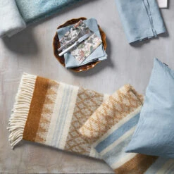 Klippan Yllefabrik Freja Wollen Plaid -Klippan 502083 01 3 EnvironmentImage 4bfd4c539e