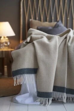 Klippan Yllefabrik Klippan Lamswollen Deken -warm Plaid- Harald Cream - 130cm X 200cm -Klippan 799x1200 4