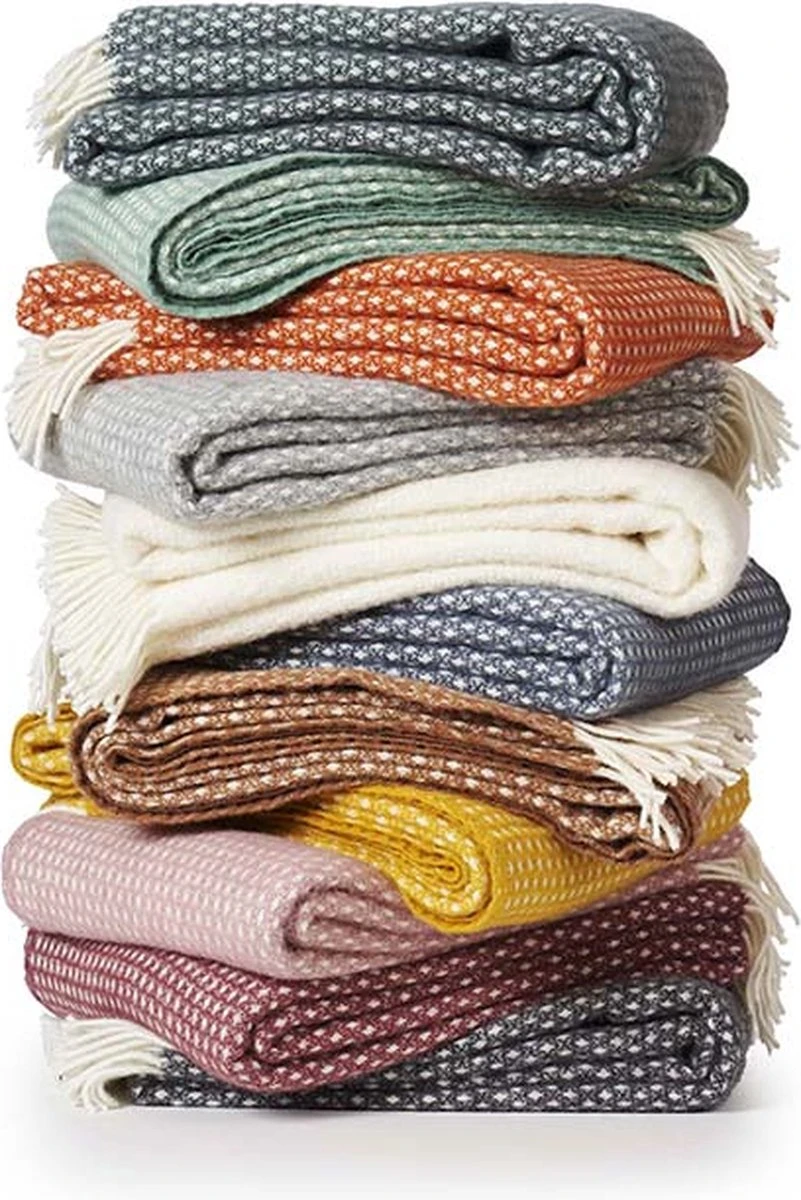 Klippan Yllefabrik Klippan - Knut - Plaid - Deken - Woondeken - Jade - Lichtgroen - Groen - 100% Wol - Wasbaar - Eco Wol 4 Klippan Yllefabrik Klippan - Knut - Plaid - Deken - Woondeken - Jade - Lichtgroen - Groen - 100% Wol - Wasbaar - Eco Wol - Afbeelding 2