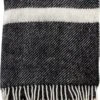 Klippan Yllefabrik Klippan - Wollen Plaid - Gotland Stripe -zwart- 130x180 Cm -Klippan 835x1200