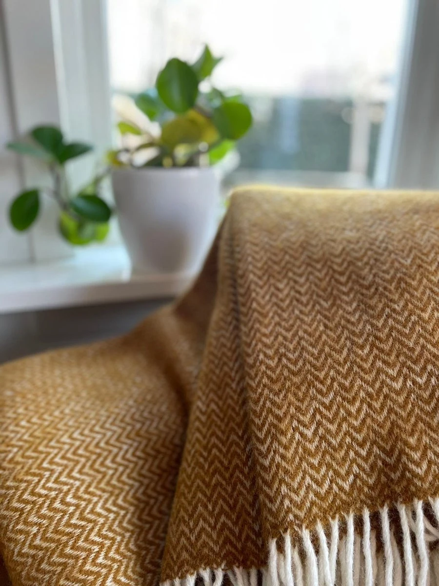 Klippan - Chevron - Wollen Plaid - Caramel - Caramel Geel - 130x200cm - Ecologische Wol - 6 Klippan - Chevron - Wollen Plaid - Caramel - Caramel Geel - 130x200cm - Ecologische Wol - - Afbeelding 4