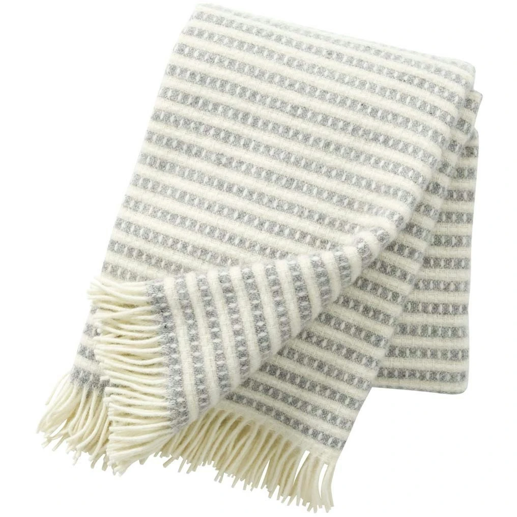 Klippan Yllefabrik Olle Organic Plaid 130x200 Cm, Light Grey 3 Klippan Yllefabrik Olle Organic Plaid 130x200 Cm, Light Grey